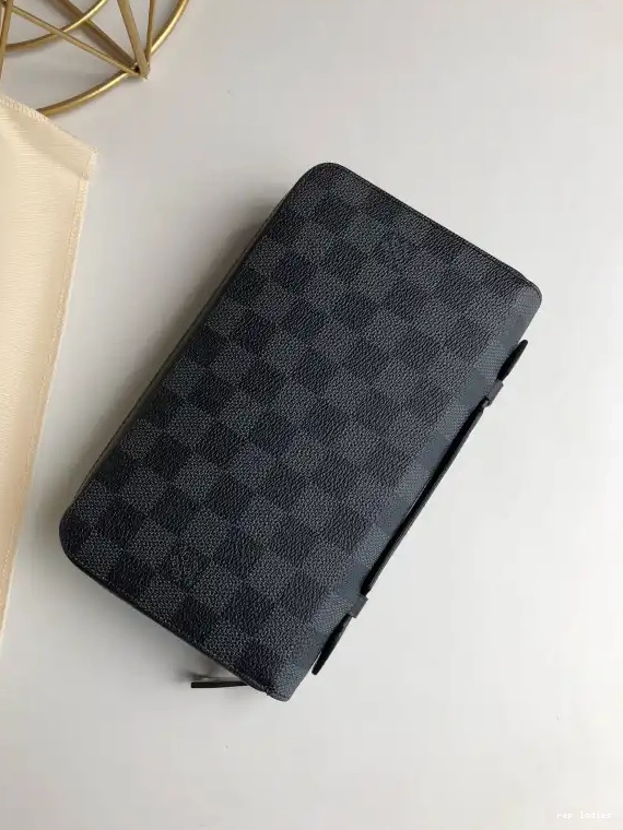 Cheap Louis Vuitton XL ZIPPY WALLET 0701